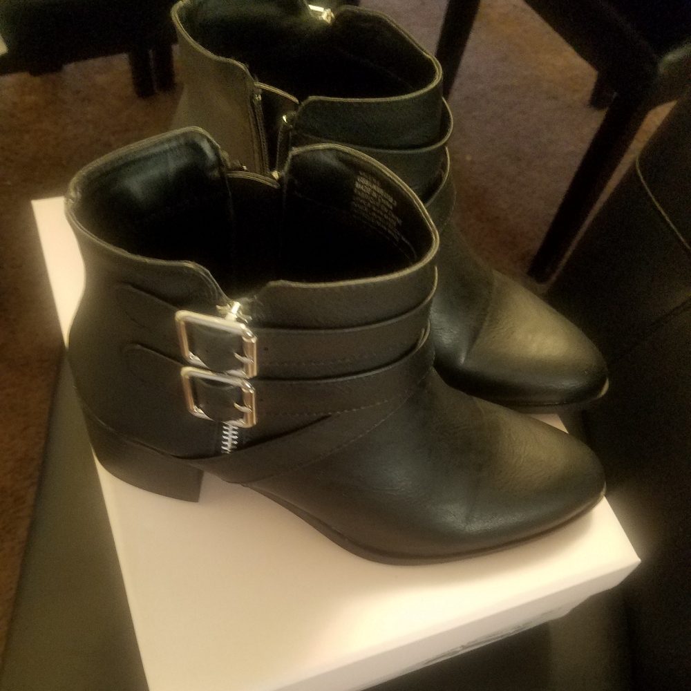 BOOTS